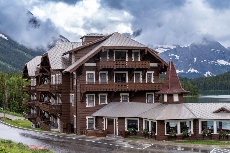 Many glacier hotel