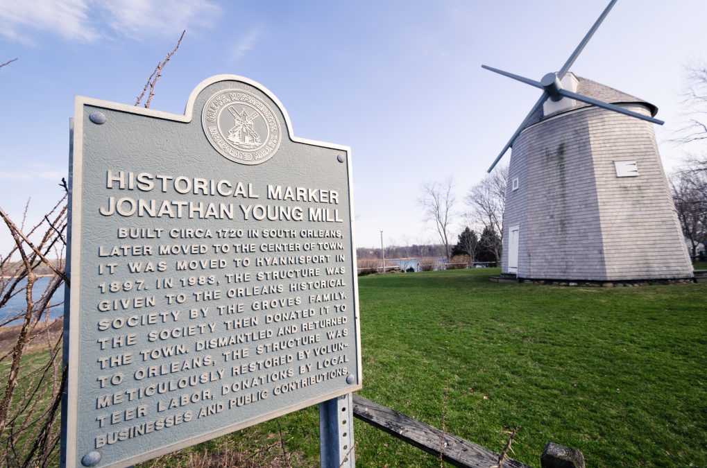 Jonathan Young Windmill in Cape Cod - historic original windmill from 1720