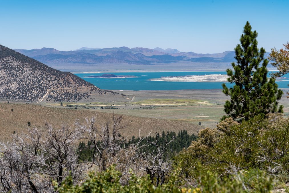 Parker Lake trail view of Mono Lake in California
