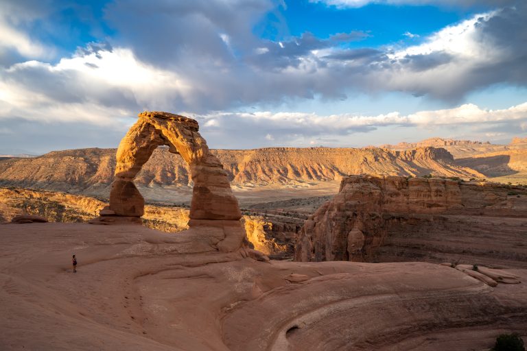Delicate Arch Trail Hike – Arches National Park Utah