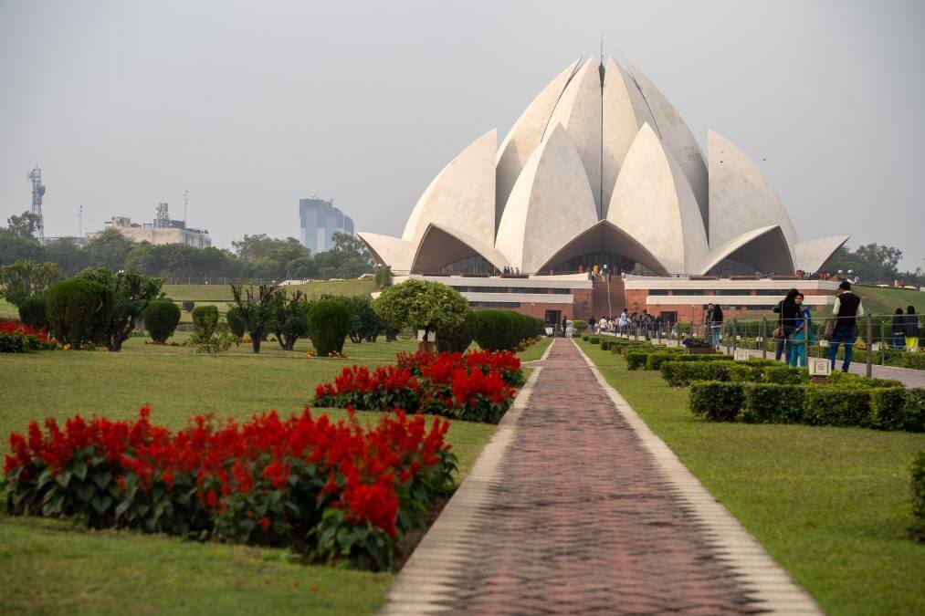 Lotus Temple - How to visit the Lotus Temple in New Delhi India