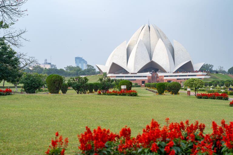 How to Visit the Lotus Temple – New Delhi, India