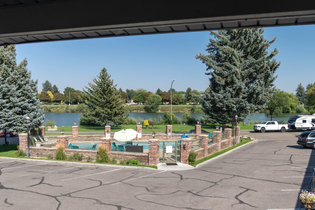Outdoor pool at the Best Western Driftwood Inn - Idaho Falls