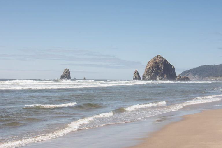 Haystack Rock in Cannon Beach, Oregon – How to See, Find, and Where to Park Guide