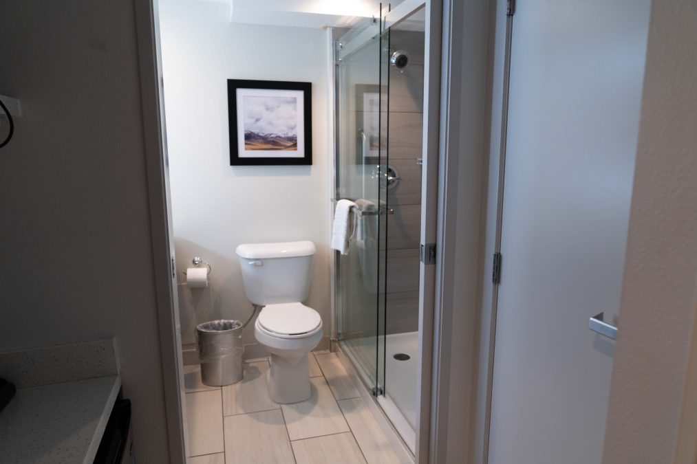 Bathroom Best Western Denver East
